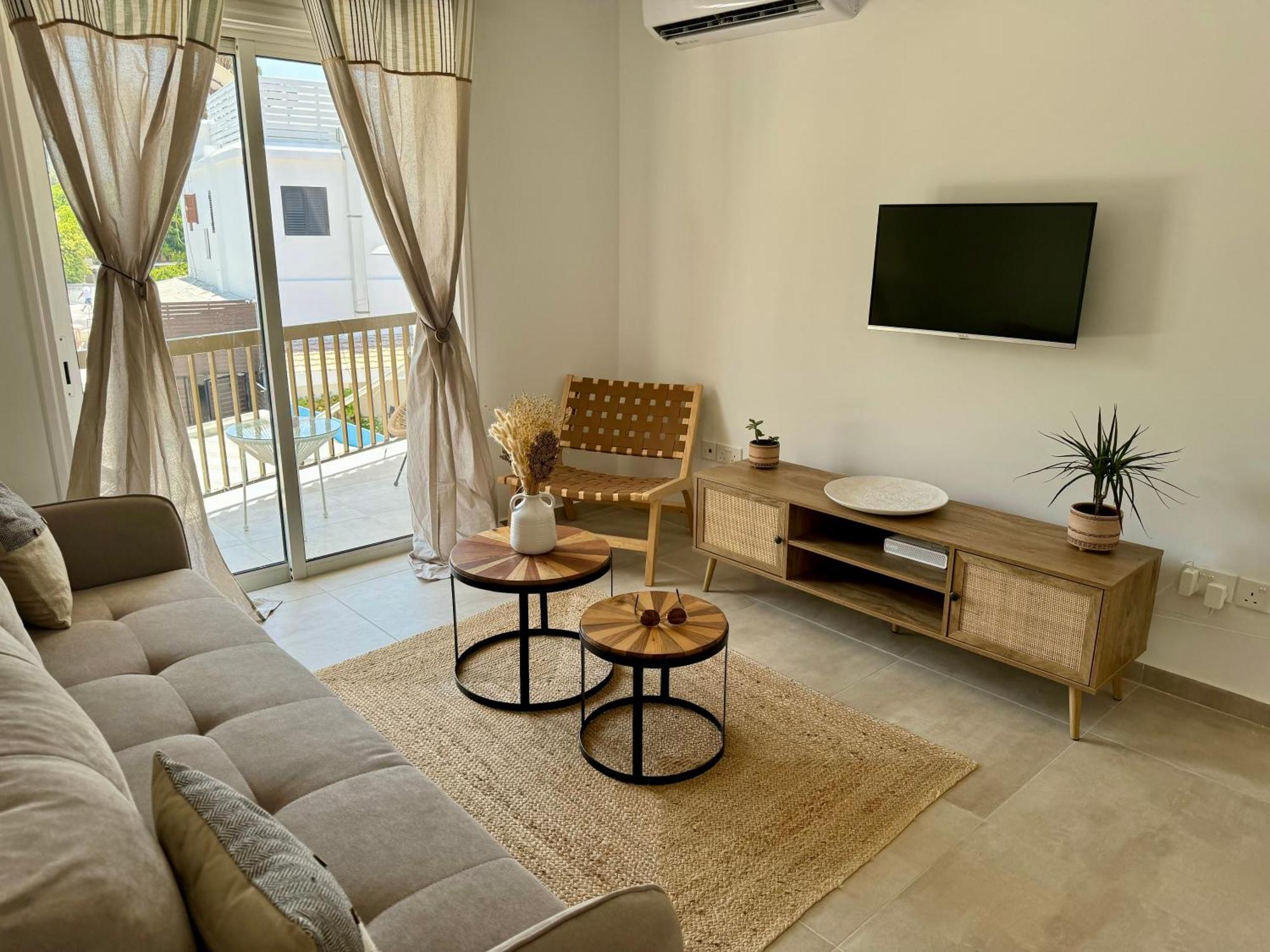 Apartament Luxury Two Bed Kato Flat